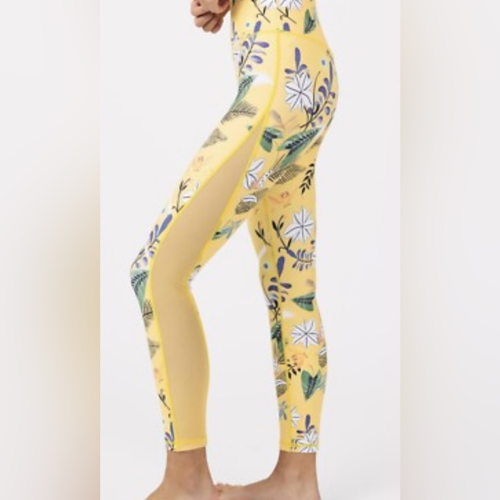 ZYIA Active Yellow Floral Reflective Light N Tight 7/8 Leggings Mesh Panels Sz 4